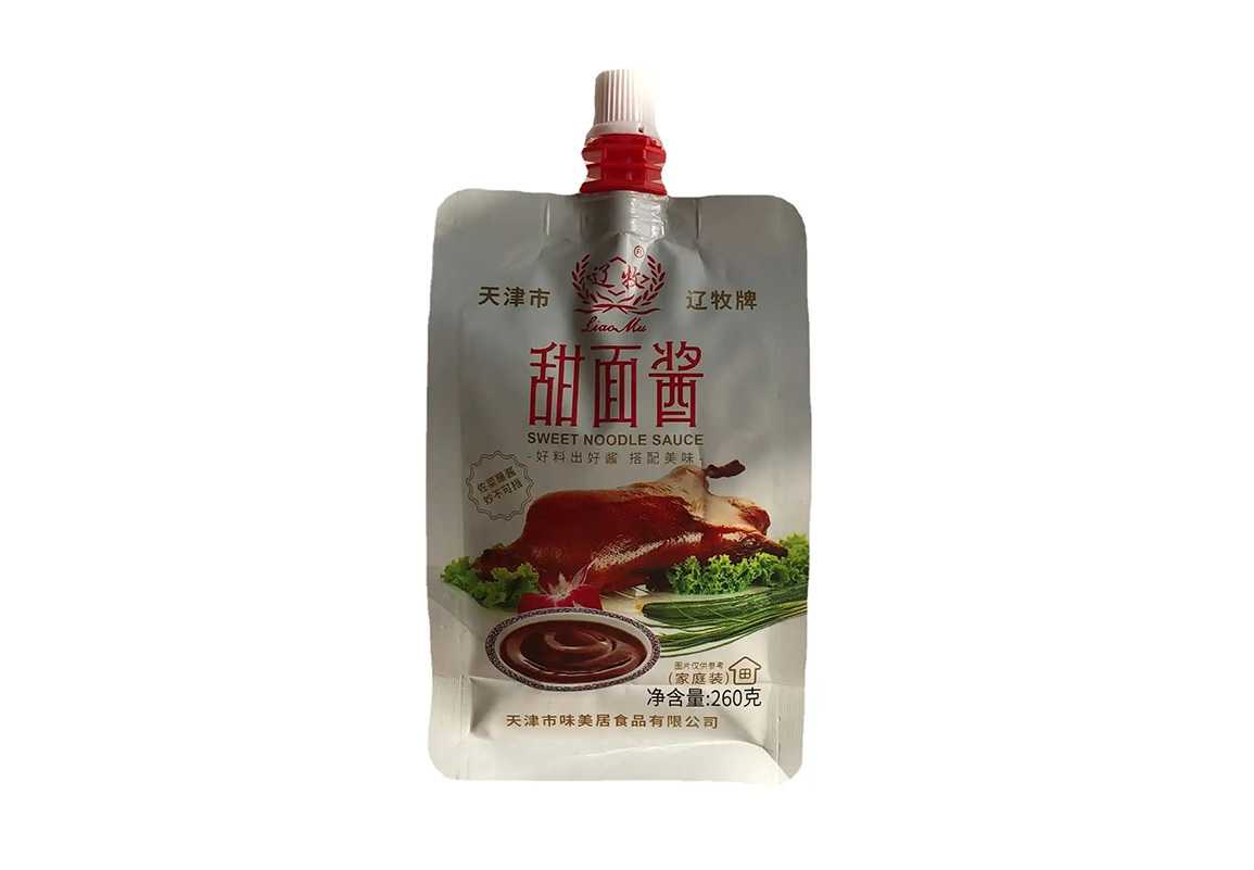 甜面酱包装革新者 —— 全自动自立吸嘴袋灌装旋盖机，高效赋能食品工厂量产